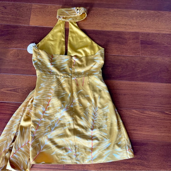 Camila Coelho Antonia Mini Dress in Gold Tropical REVOLVE size large NWT - Picture 9 of 16